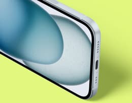 iPhone 15 Plus USB-C port