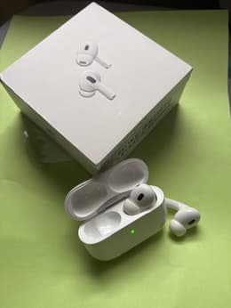 Apple AirPods Pro 2nd gen (2023) MagSafe (USB-C) Charging case