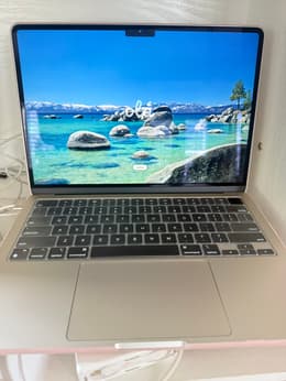 MacBook Air (2022) 13-inch - Apple M2 8-core and 10-core GPU