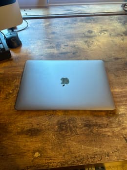 MacBook Air (2020) 13-inch - Apple M1 8-core and 8-core GPU