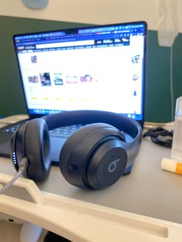 Beats Studio Pro Noise cancelling Headphone Bluetooth with