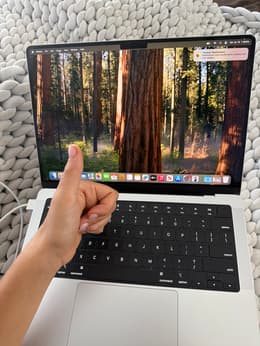 MacBook Pro (2024) 14-inch - Apple M4 Pro 12-core and 16-core GPU
