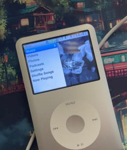 Used & Refurbished Apple iPods | Back Market