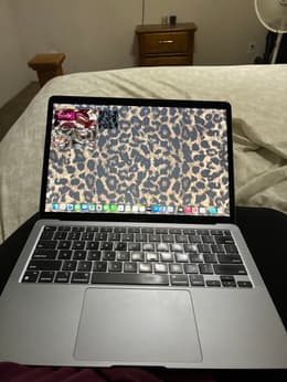 MacBook Air (2020) 13-inch - Apple M1 8-core and 7-core GPU - 8GB