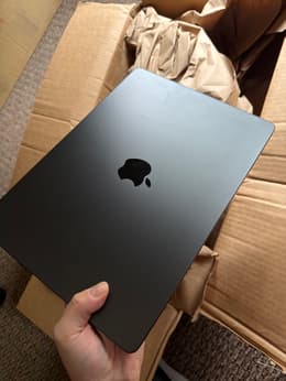 MacBook Pro (2023) 16-inch - Apple M3 Pro 12-core and 18-core GPU