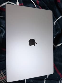 MacBook Pro (2021) 14-inch - Apple M1 Pro 8-core and 14-core GPU
