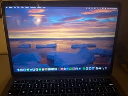MacBook Air (2020) 13-inch - Apple M1 8-core and 7-core GPU - 8GB