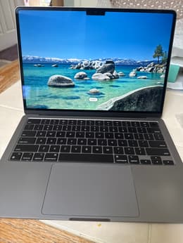 MacBook Air (2023) 15-inch - Apple M2 8-core and 10-core GPU - 8GB