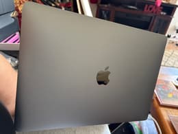 MacBook Air (2020) 13-inch - Apple M1 8-core and 8-core GPU - 16GB