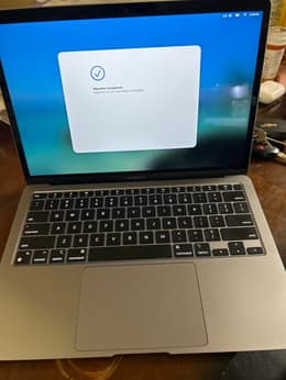 MacBook Air (2020) 13-inch - Apple M1 8-core and 7-core GPU - 8GB