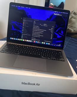 MacBook Air (2020) 13-inch - Apple M1 8-core and 7-core GPU - 8GB