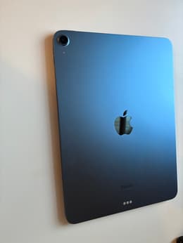 iPad Air 10.9-inches (2022) 5th gen 64 GB - Wi-Fi + 5G - Space