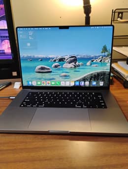MacBook Pro (2021) 16-inch - Apple M1 Pro 10-core and 16-core GPU