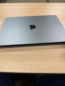 MacBook Air (2024) 13-inch - Apple M3 8-core and 10-core GPU