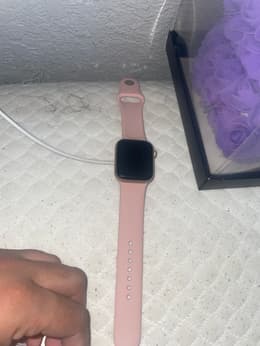 Apple Watch Series 5 (2019) GPS 40 mm - Aluminium Gold - Sport
