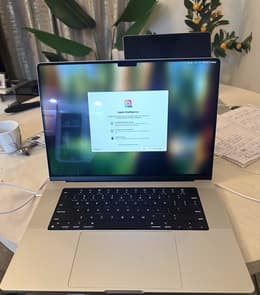 MacBook Pro (2021) 16-inch - Apple M1 Pro 10-core and 16-core GPU