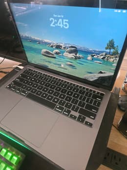 MacBook Air (2020) 13-inch - Apple M1 8-core and 8-core GPU - 16GB