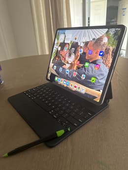 iPad Magic Keyboard (iPad not included) 12.9