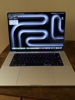 MacBook Pro (2021) 14-inch - Apple M1 Max 10-core and 32-core GPU