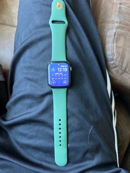 Apple Watch Series 7 (2021) GPS + Cellular 41 mm - Aluminium Green