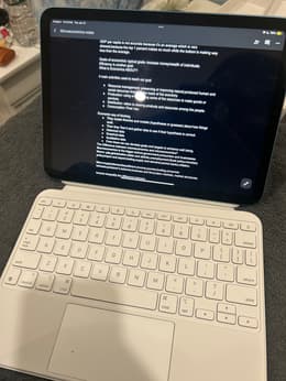 iPad Magic Keyboard Folio (iPad not included) (2022) - White