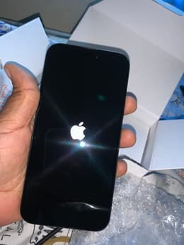 iPhone15 ブラック　② iPhone 15 256GB Black | Cellcom