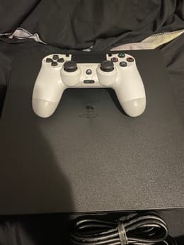 PlayStation 4 500GB - White | Back Market