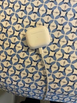 Apple AirPods 3rd gen (2021) - MagSafe Charging case | Back Market