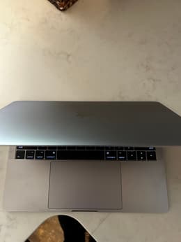 MacBook Pro Retina 15-inch (2017) - Core i7 - 16GB - SSD 512GB