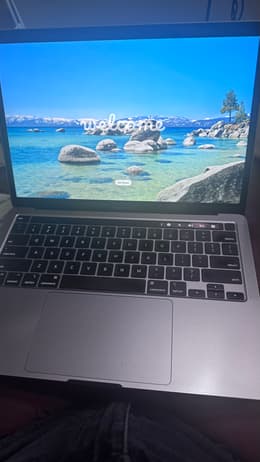 MacBook Pro (2022) 13-inch - Apple M2 8-core and 10-core GPU - 8GB