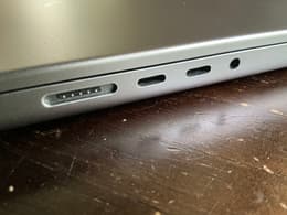 MacBook Pro (2020) 13-inch - Apple M1 8-core and 8-core GPU - 16GB