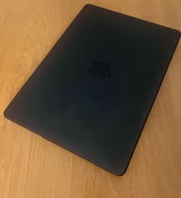 MacBook Pro (2021) 14-inch - Apple M1 Max 10-core and 32-core GPU