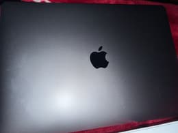 MacBook Air (2020) 13-inch - Apple M1 8-core and 7-core GPU - 8GB