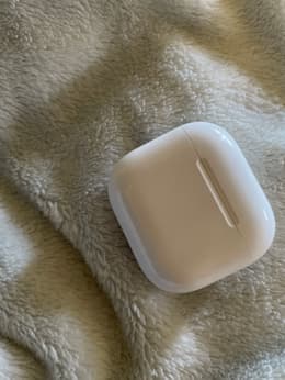 Apple AirPods 4th gen (2024) - MagSafe (USB-C) Charging case
