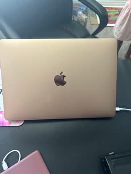 MacBook Air (2020) 13-inch - Apple M1 8-core and 8-core GPU - 16GB