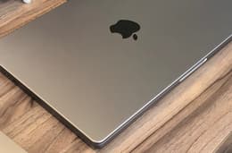 MacBook Pro (2023) 16-inch - Apple M2 Pro 12-core and 19-core GPU