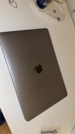 MacBook Pro (2021) 16-inch - Apple M1 Max 10-core and 24-core GPU