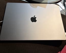 MacBook Pro (2020) 13-inch - Apple M1 8-core and 8-core GPU - 16GB