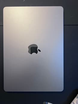 MacBook Air (2022) 13-inch - Apple M2 8-core and 10-core GPU - 8GB