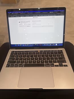 MacBook Pro (2020) 13-inch - Apple M1 8-core and 8-core GPU - 8GB