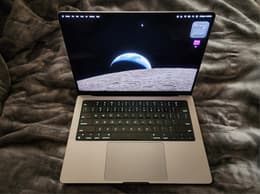 MacBook Pro (2020) 13-inch - Apple M1 8-core and 8-core GPU - 16GB