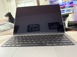 MacBook Pro (2021) 14-inch - Apple M1 Max 10-core and 32