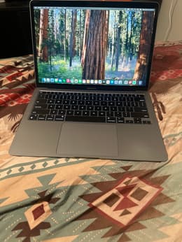 MacBook Air (2020) 13-inch - Apple M1 8-core and 8-core GPU - 8GB