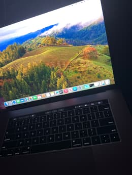 MacBook Pro Retina 15-inch (2018) - Core i7 - 16GB - SSD 256GB