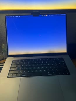 MacBook Pro (2021) 14-inch - Apple M1 Pro 8-core and 14-core GPU