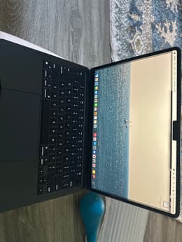 MacBook Air (2022) 13-inch - Apple M2 8-core and 10-core GPU