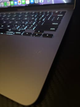 MacBook Air (2020) 13-inch - Apple M1 8-core and 8-core GPU - 16GB