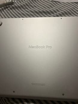 MacBook Pro (2022) 13-inch - Apple M2 8-core and 10-core GPU - 8GB