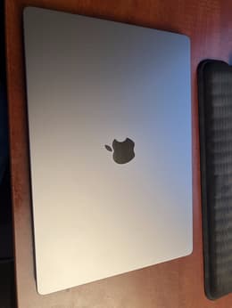 MacBook Pro (2020) 13-inch - Apple M1 8-core and 8-core GPU - 16GB