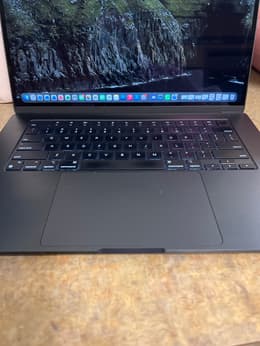 MacBook Air (2024) 13-inch - Apple M3 8-core and 10-core GPU